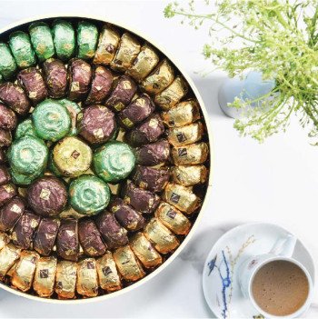 THE NINTH APPOLO 詰め合わせ Maamoul Assrt. (Pistachios, Walnuts, Dates).