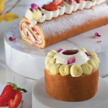 Vanilla Strawberry Swiss Roll PC
